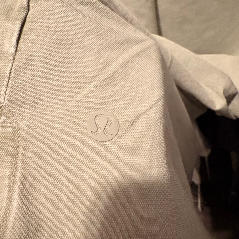 Clean, Lululemon medium men shirt heavy weight material no tag